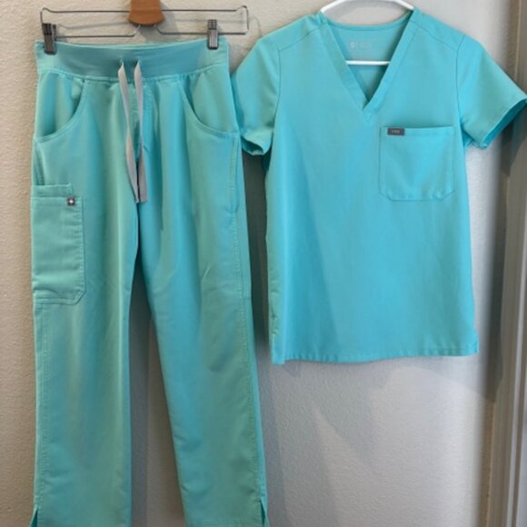Figs Blue Medical Scrub Set V-Neck Top and Drawstring Pants - Picture 1 of 1